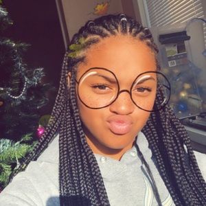 Meet your Posher, Daija